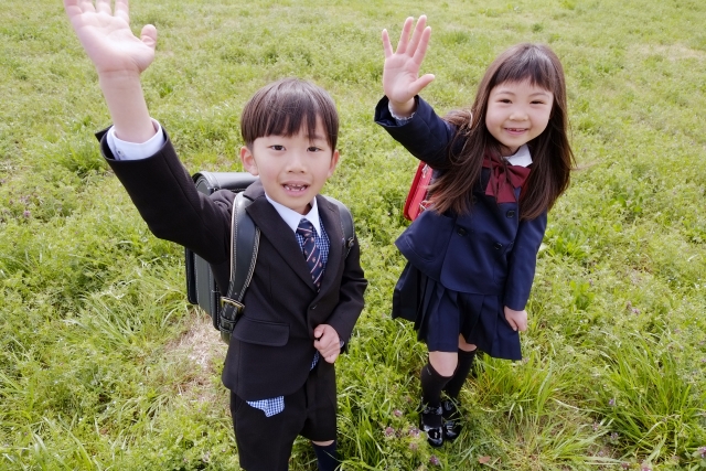 家族葬で子供の服装